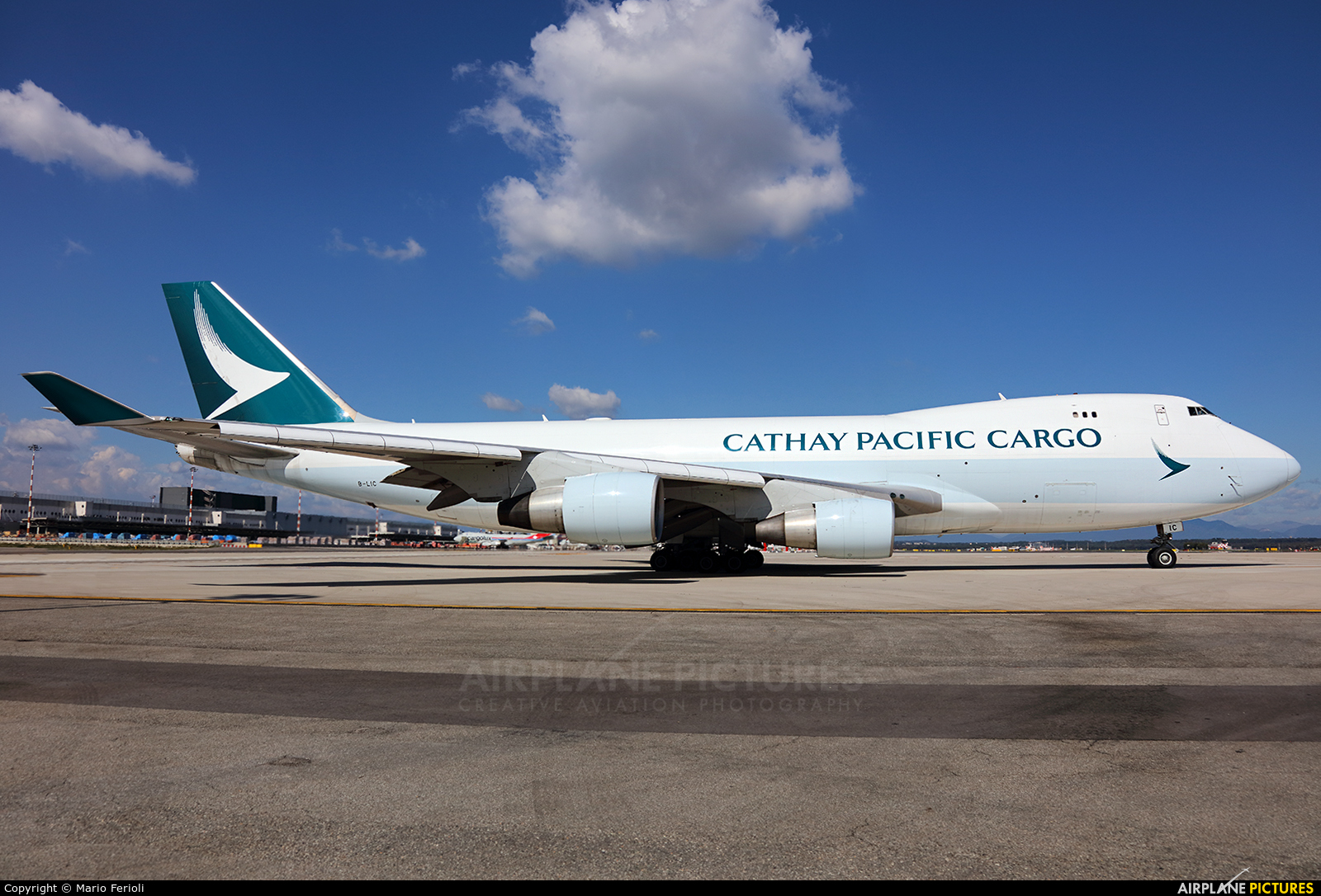 Cathay Pacific Cargo B-LIC aircraft at Milan - Malpensa