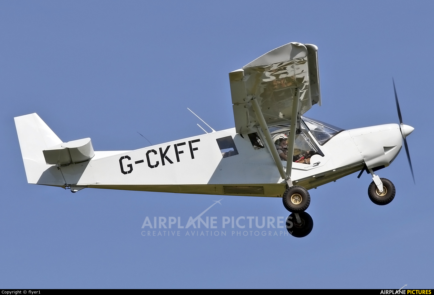 Private G-CKFF aircraft at Lashenden / Headcorn