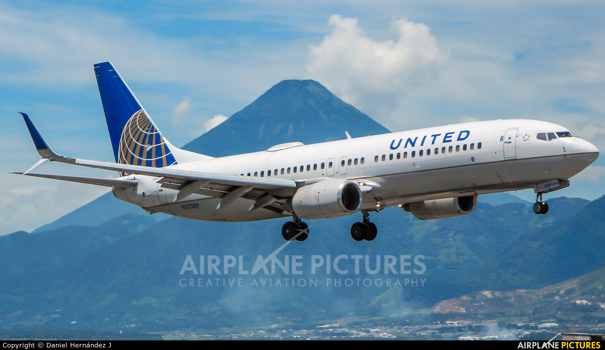 United Airlines N33289 aircraft at Guatemala - La Aurora