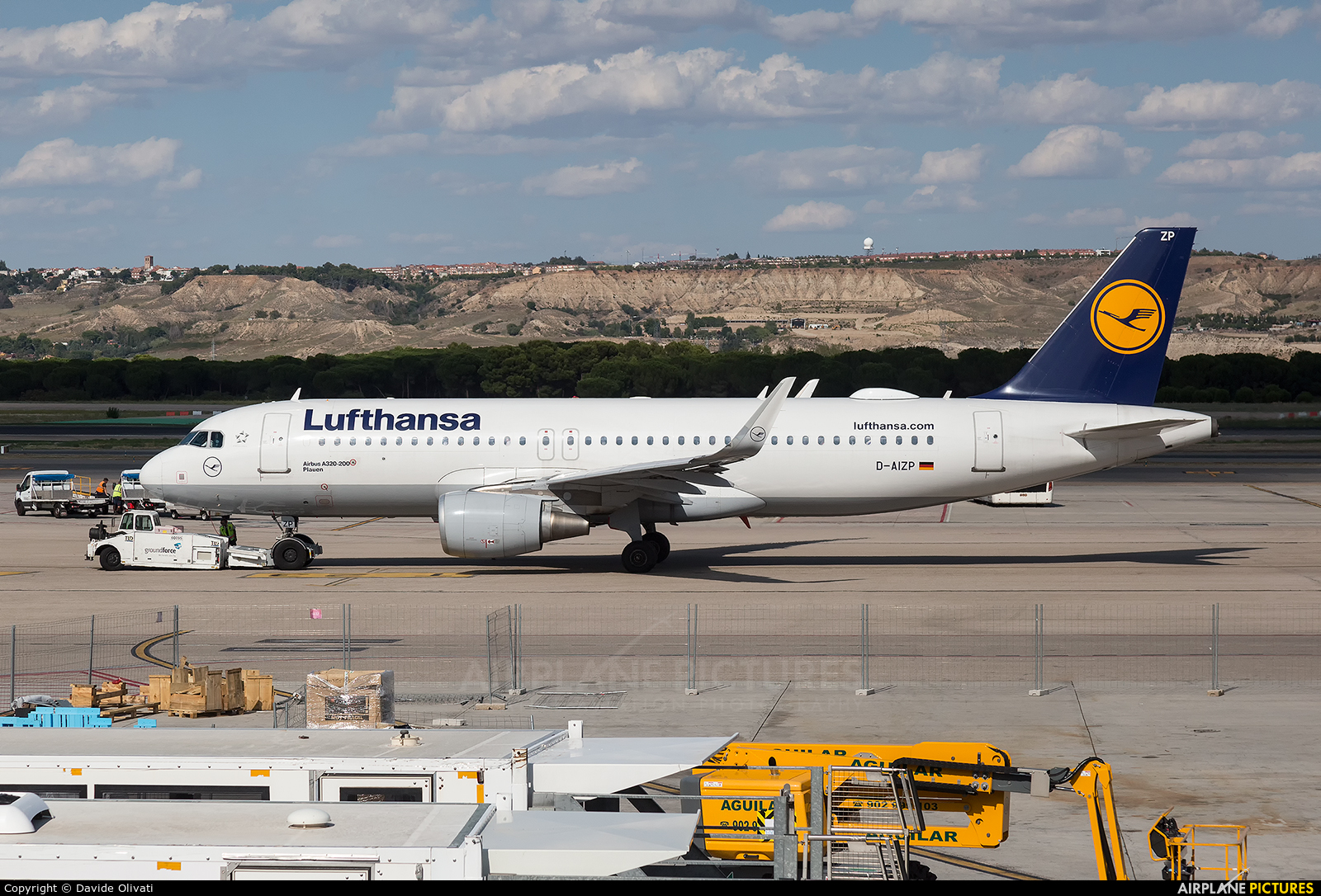 Lufthansa D-AIZP aircraft at Madrid - Barajas