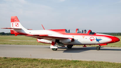 3H2011 - Poland - Air Force: White & Red Iskras PZL TS-11 Iskra