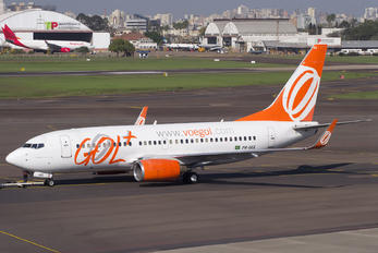 PR-GEE - GOL Transportes Aéreos  Boeing 737-700