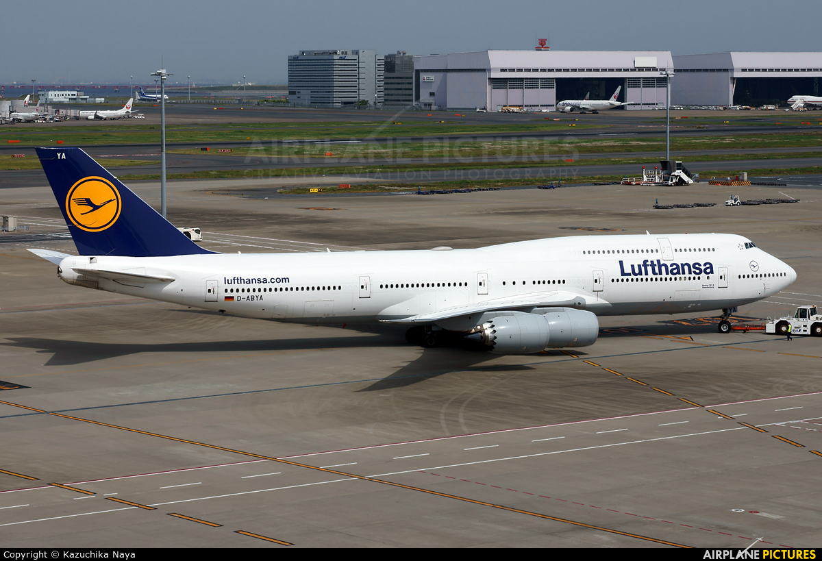 Lufthansa D-ABYA aircraft at Tokyo - Haneda Intl