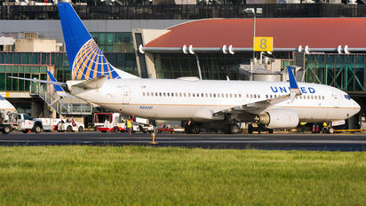 N54241 - United Airlines Boeing 737-800