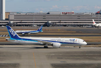 JA882A - ANA - All Nippon Airways Boeing 787-9 Dreamliner