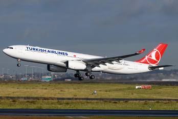 TC-LOF - Turkish Airlines Airbus A330-300