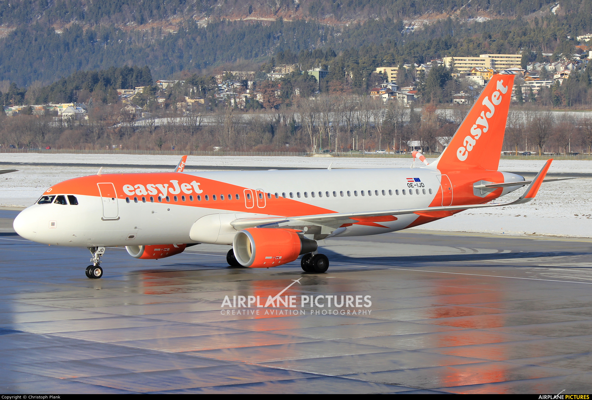 easyJet Europe OE-IJD aircraft at Innsbruck
