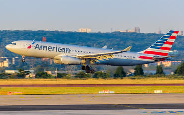 N286AY - American Airlines Airbus A330-200