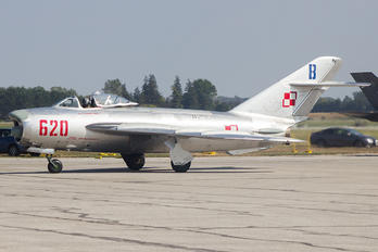 NX620PF - Private Mikoyan-Gurevich MiG-17PF
