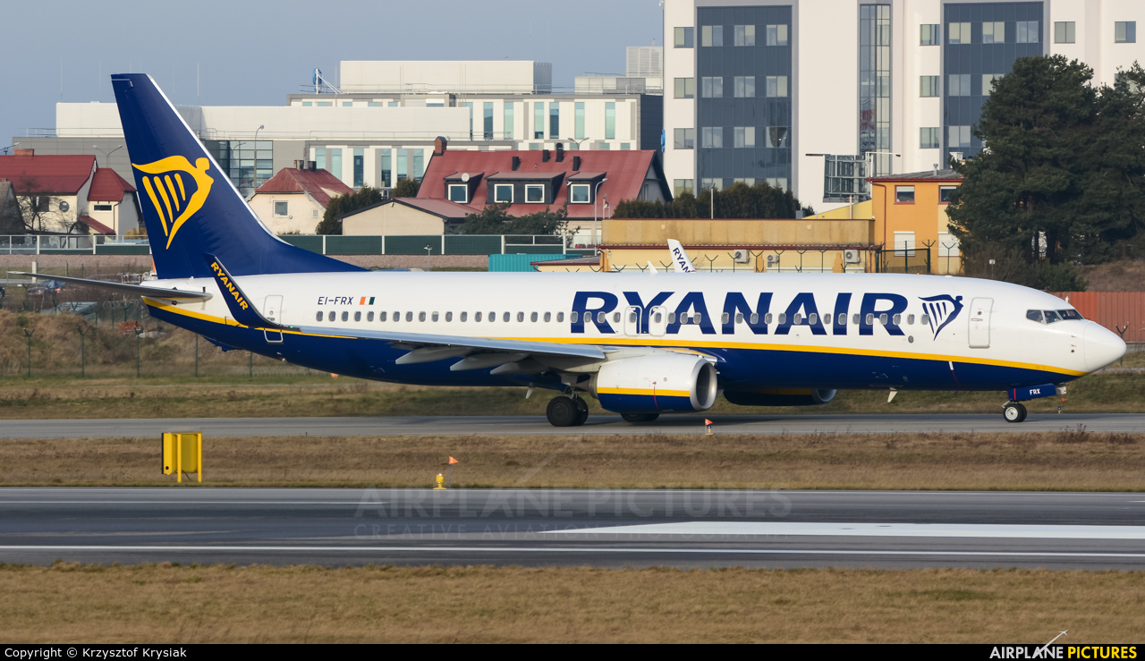 Ryanair EI-FRX aircraft at Gdańsk - Lech Wałęsa