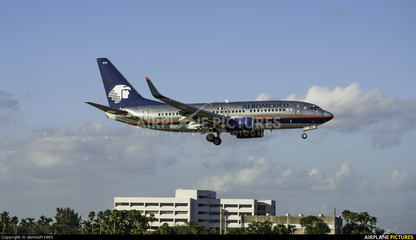 Aeromexico N908AM aircraft at Miami Intl