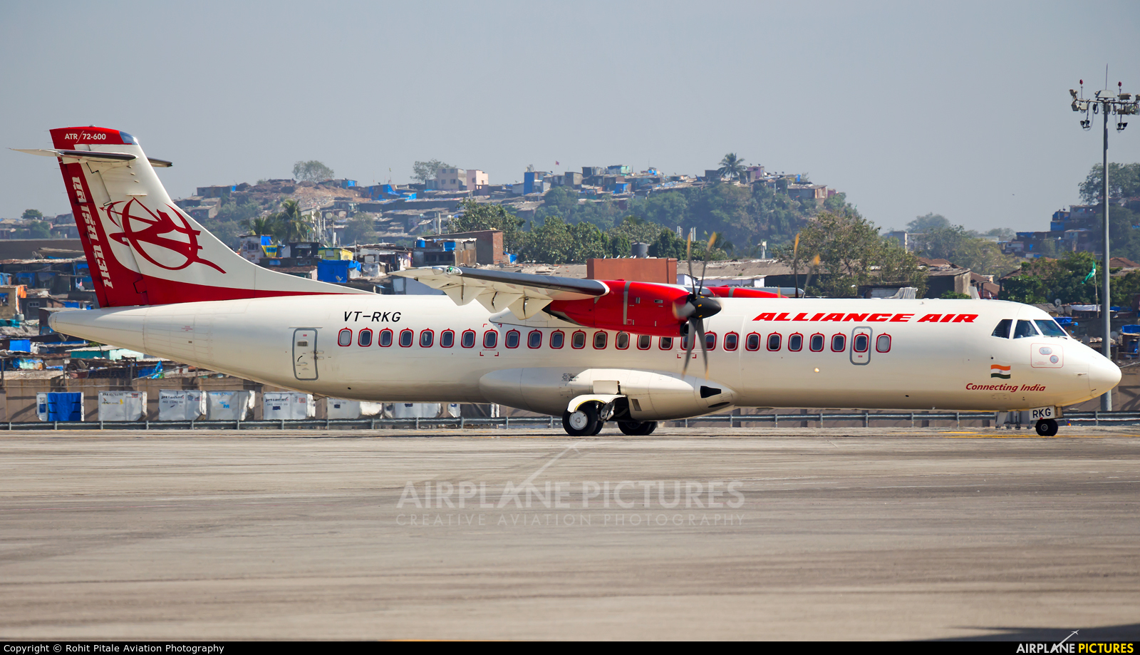 Alliance Air VT-RKG aircraft at Mumbai - Chhatrapati Shivaji Intl