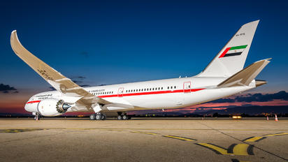 A6-PFE - Abu Dhabi Amiri Flight Boeing 787-9 Dreamliner