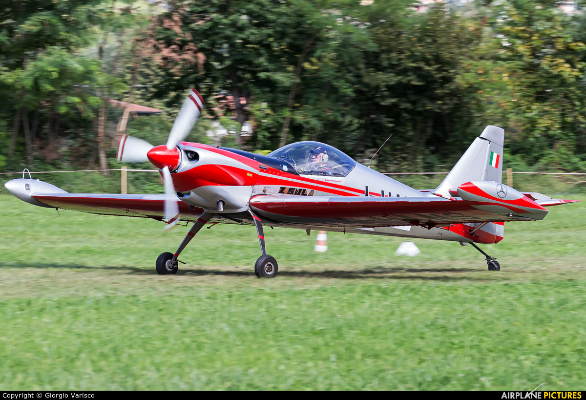 Private I-HANS aircraft at Costa Volpino
