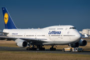 Lufthansa D-ABVY image