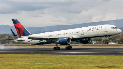 N552NW - Delta Air Lines Boeing 757-200