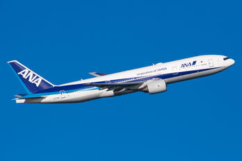 JA713A - ANA - All Nippon Airways Boeing 777-200