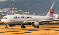 JA623J - JAL - Japan Airlines - Airport Overview - Terminal Building aircraft