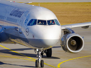 D-AIDD - Lufthansa Airbus A321