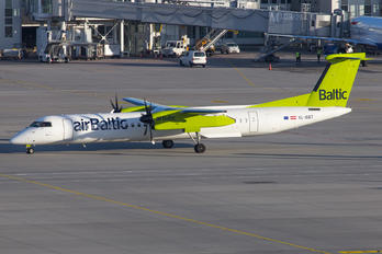 YL-BBT - Air Baltic de Havilland Canada DHC-8-400Q / Bombardier Q400