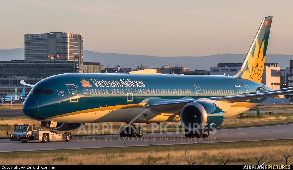 Vietnam Airlines VN-A867 aircraft at Frankfurt