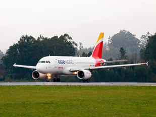 EC-KHM - Iberia Airbus A319