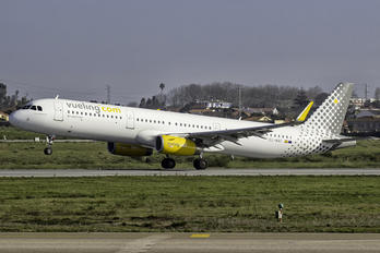 EC-MRF - Vueling Airlines Airbus A321