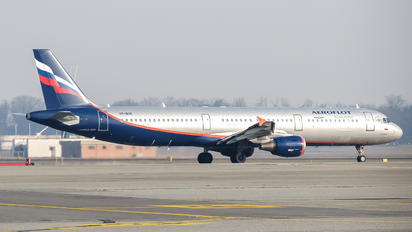 VP-BUP - Aeroflot Airbus A321