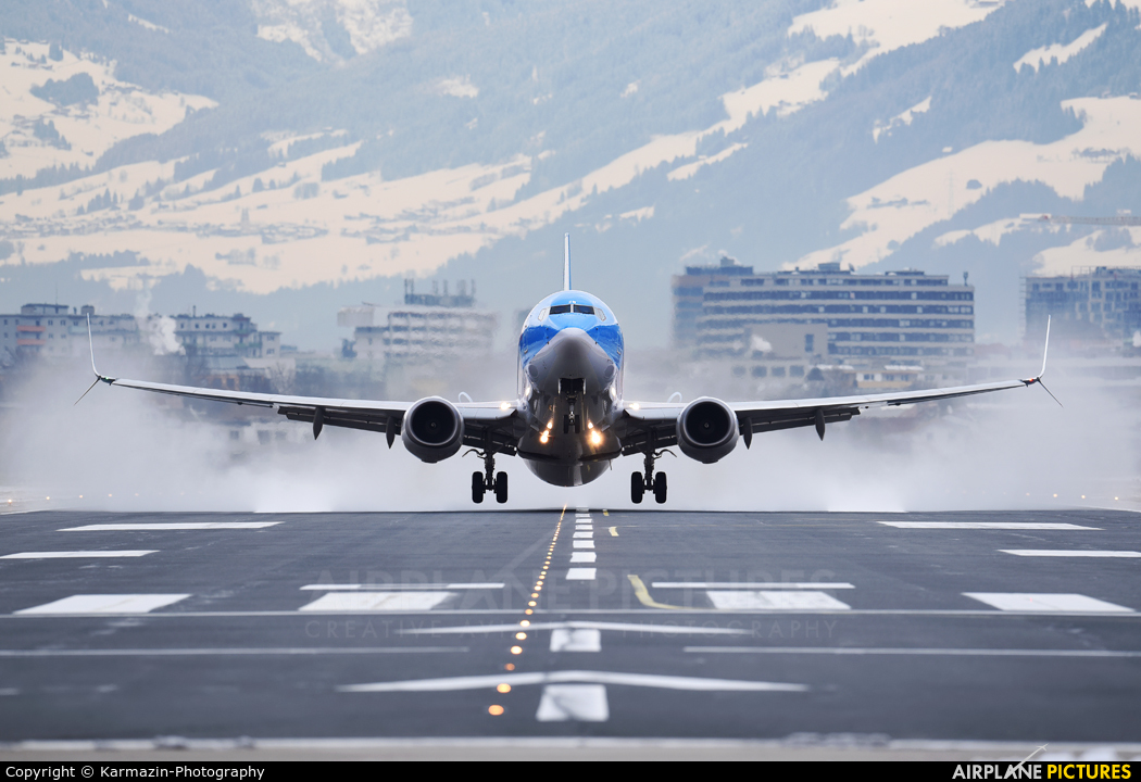 TUI Airways G-FDZW aircraft at Innsbruck