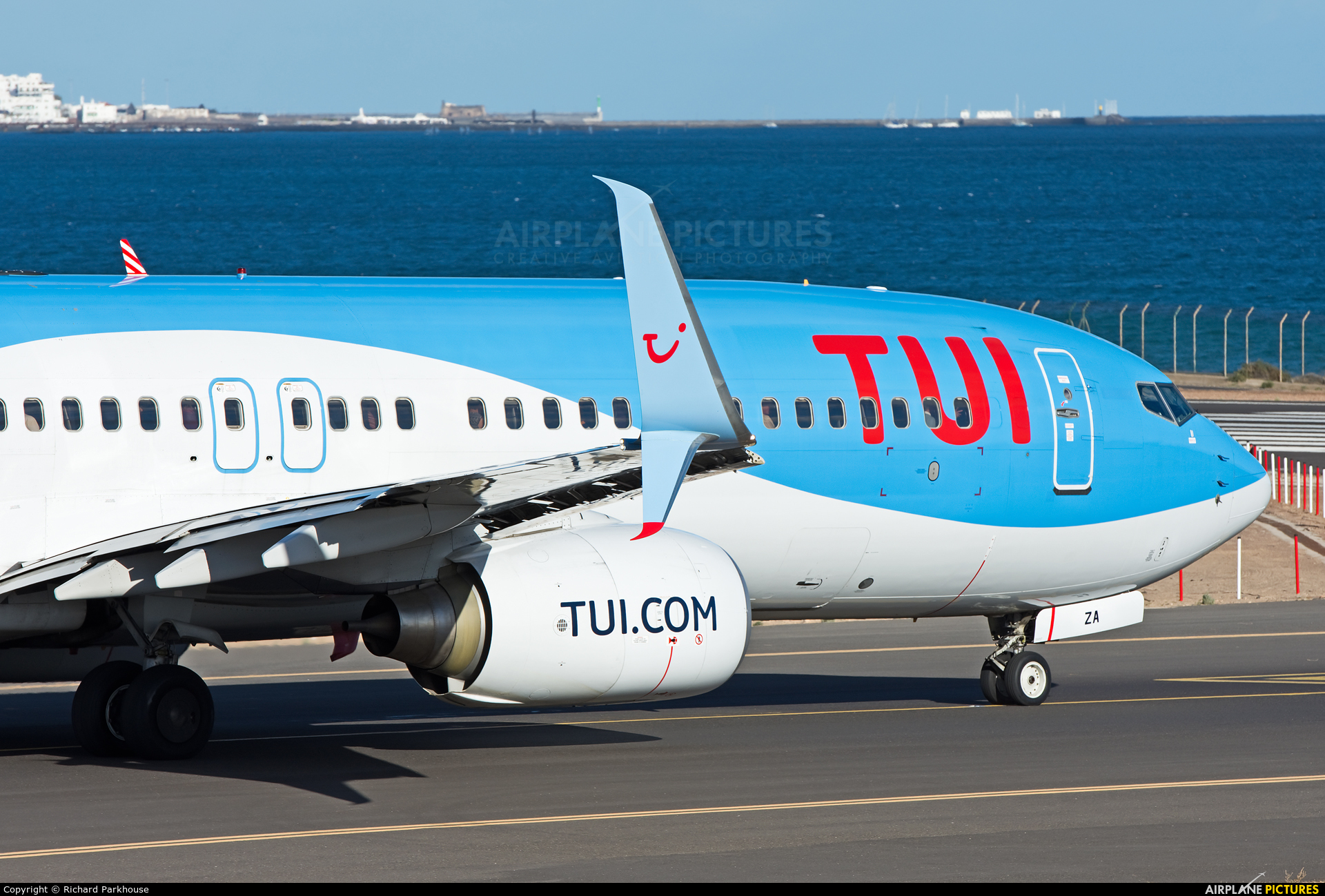 TUI Airways G-FDZA aircraft at Lanzarote - Arrecife
