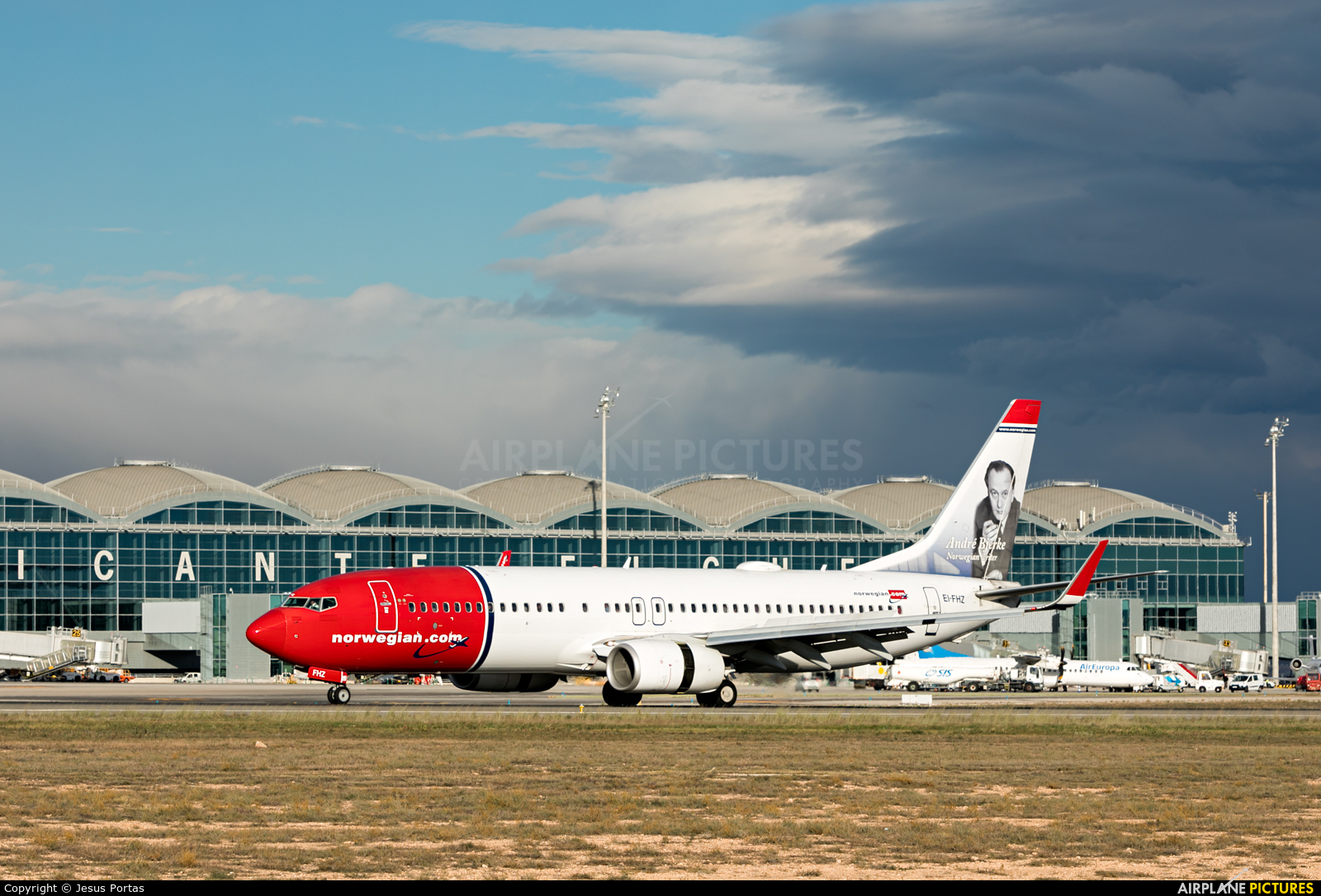 Norwegian Air International EI-FHZ aircraft at Alicante - El Altet
