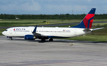 N3748Y - Delta Air Lines Boeing 737-800