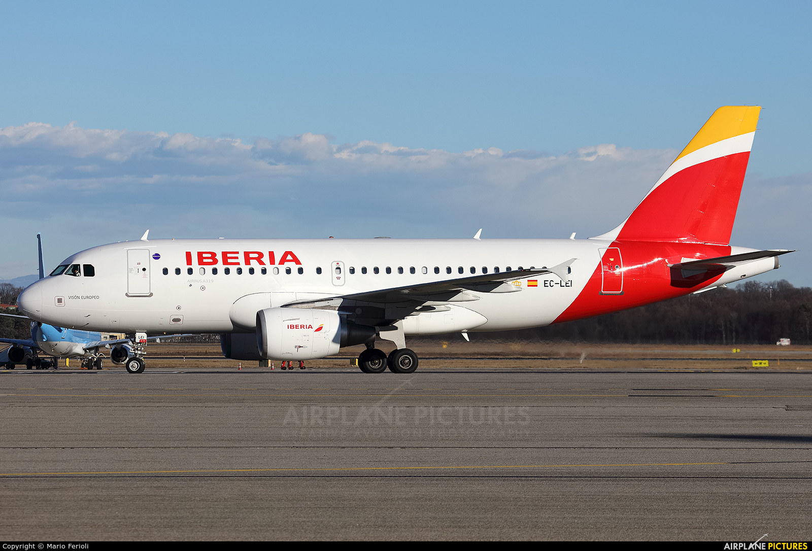 Iberia EC-LEI aircraft at Milan - Malpensa