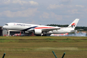 9M-MAB - Malaysia Airlines Airbus A350-900