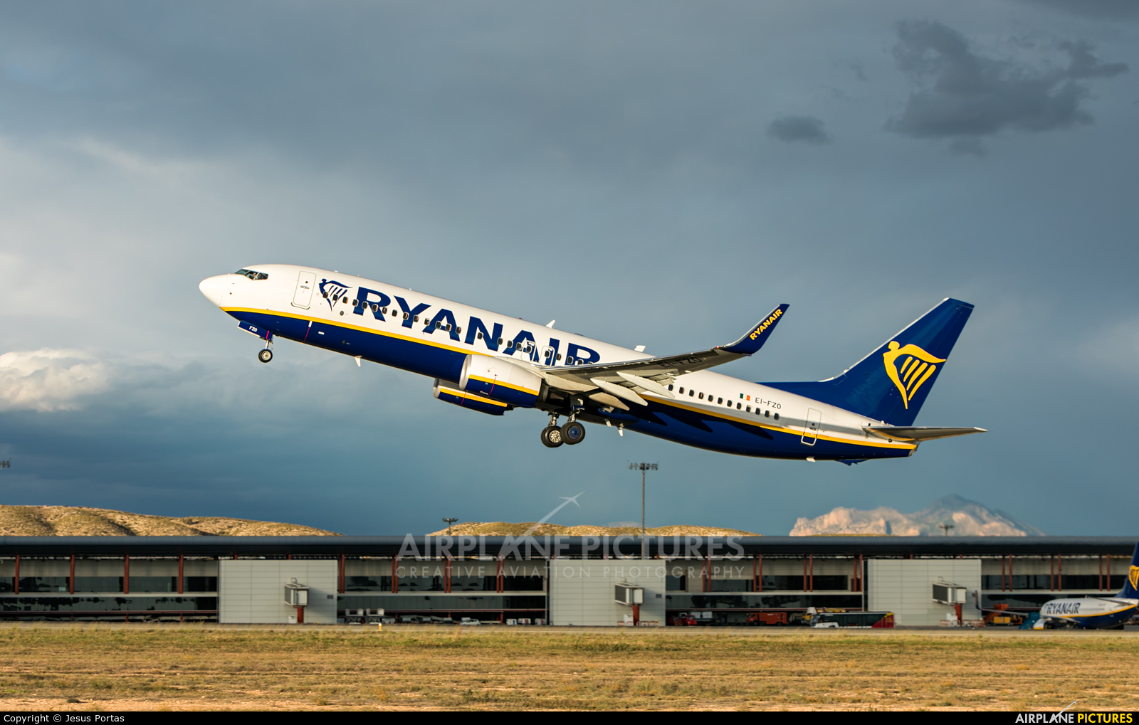 Ryanair EI-FZO aircraft at Alicante - El Altet
