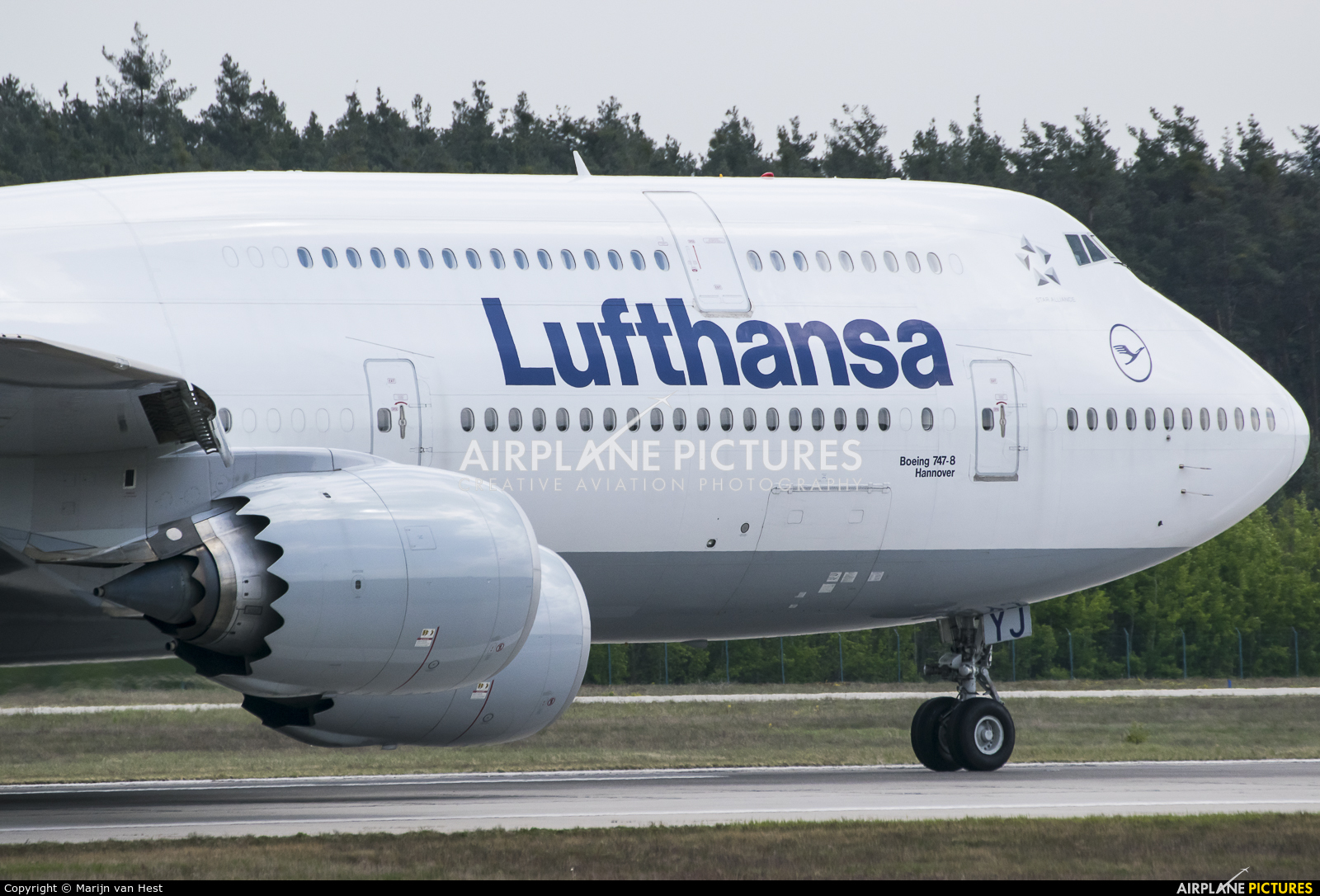 Lufthansa D-ABYJ aircraft at Frankfurt