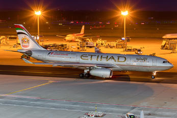 A6-EYD - Etihad Airways Airbus A330-200