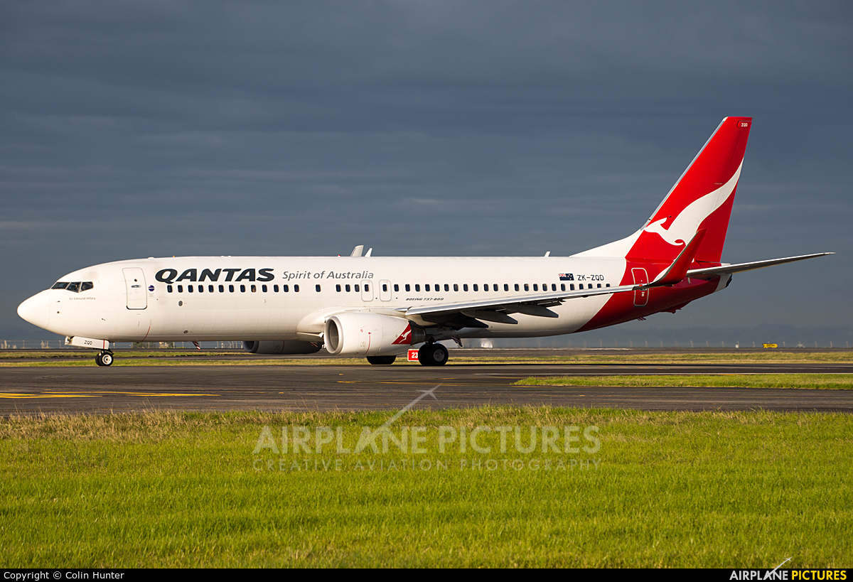 QANTAS ZK-ZQD aircraft at Auckland Intl