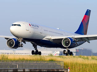 N860NW - Delta Air Lines Airbus A330-200