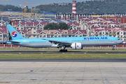 Korean Air HL8209 image