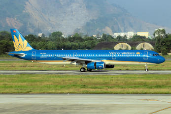 VN-A351 - Vietnam Airlines Airbus A321