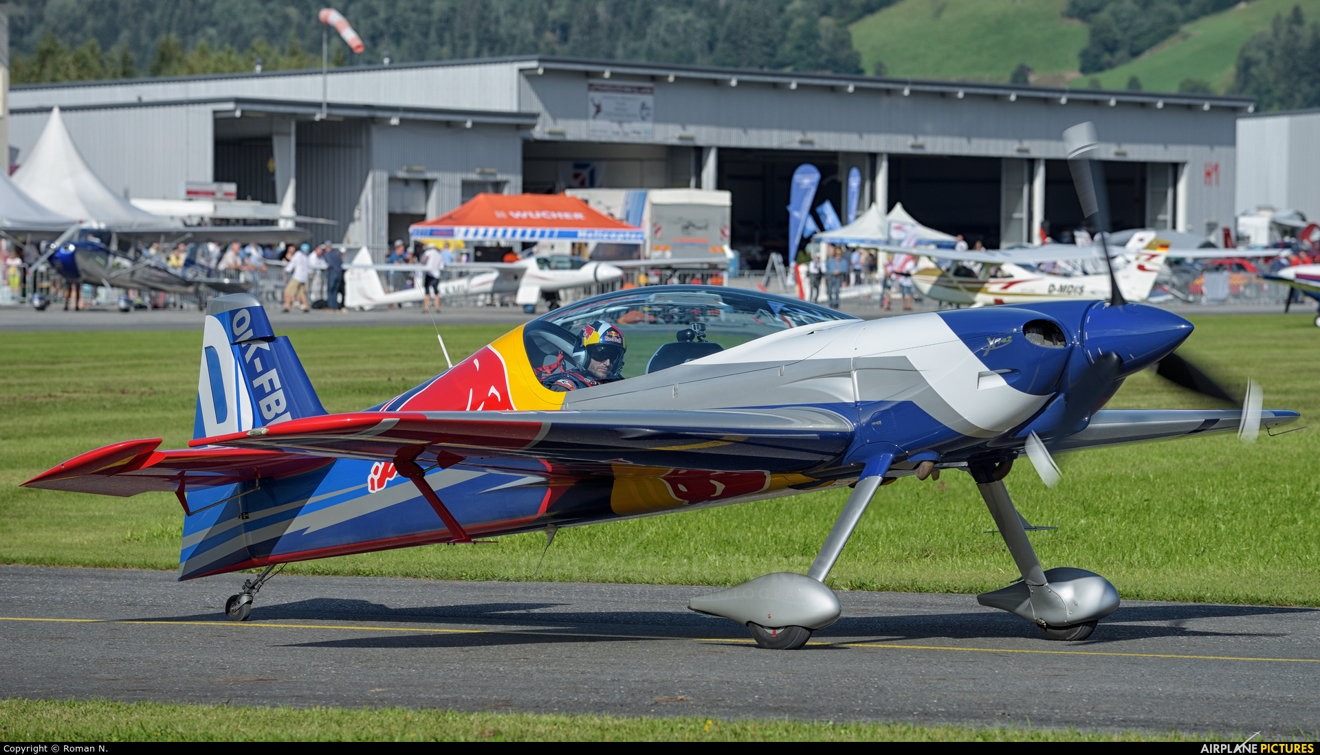 The Flying Bulls Duo : Aerobatics Team OK-FBD aircraft at Zell am See