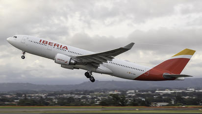 EC-MNK - Iberia Airbus A330-200