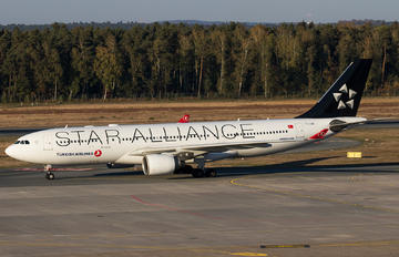 TC-LNB - Turkish Airlines Airbus A330-200