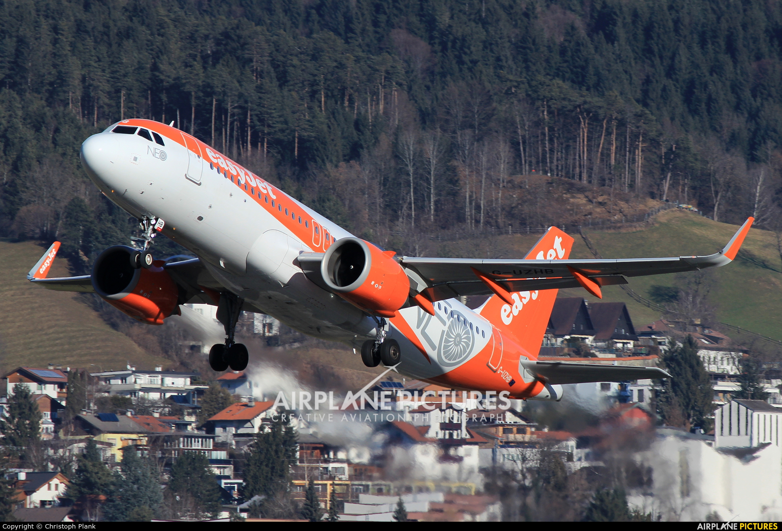 easyJet G-UZHB aircraft at Innsbruck