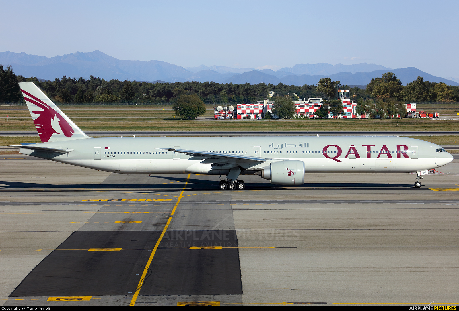 Qatar Airways A7-BEG aircraft at Milan - Malpensa