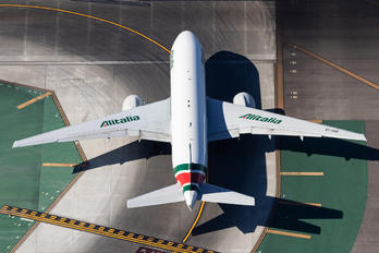 EI-ISB - Alitalia Boeing 777-200ER