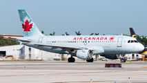 Air Canada C-FYKC image