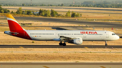 EC-HUH - Iberia Airbus A321