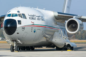 KAF342 - Kuwait - Air Force Boeing C-17A Globemaster III